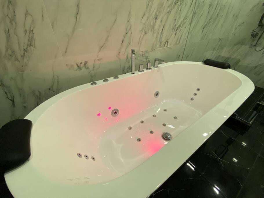 Villa 3br 4bedvilla Silom China Town Bts Surasak Special Offer *